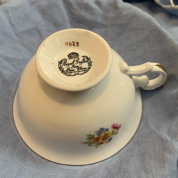 Vintage rare find Royal Grafton Tea Cup - Picture 5 of 6